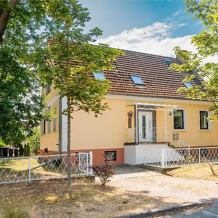 Am Bahnhof Am Bahnhof Apartment